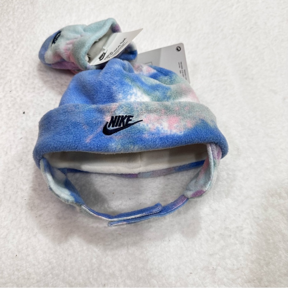 Infant Nike Hat and Mitten Set